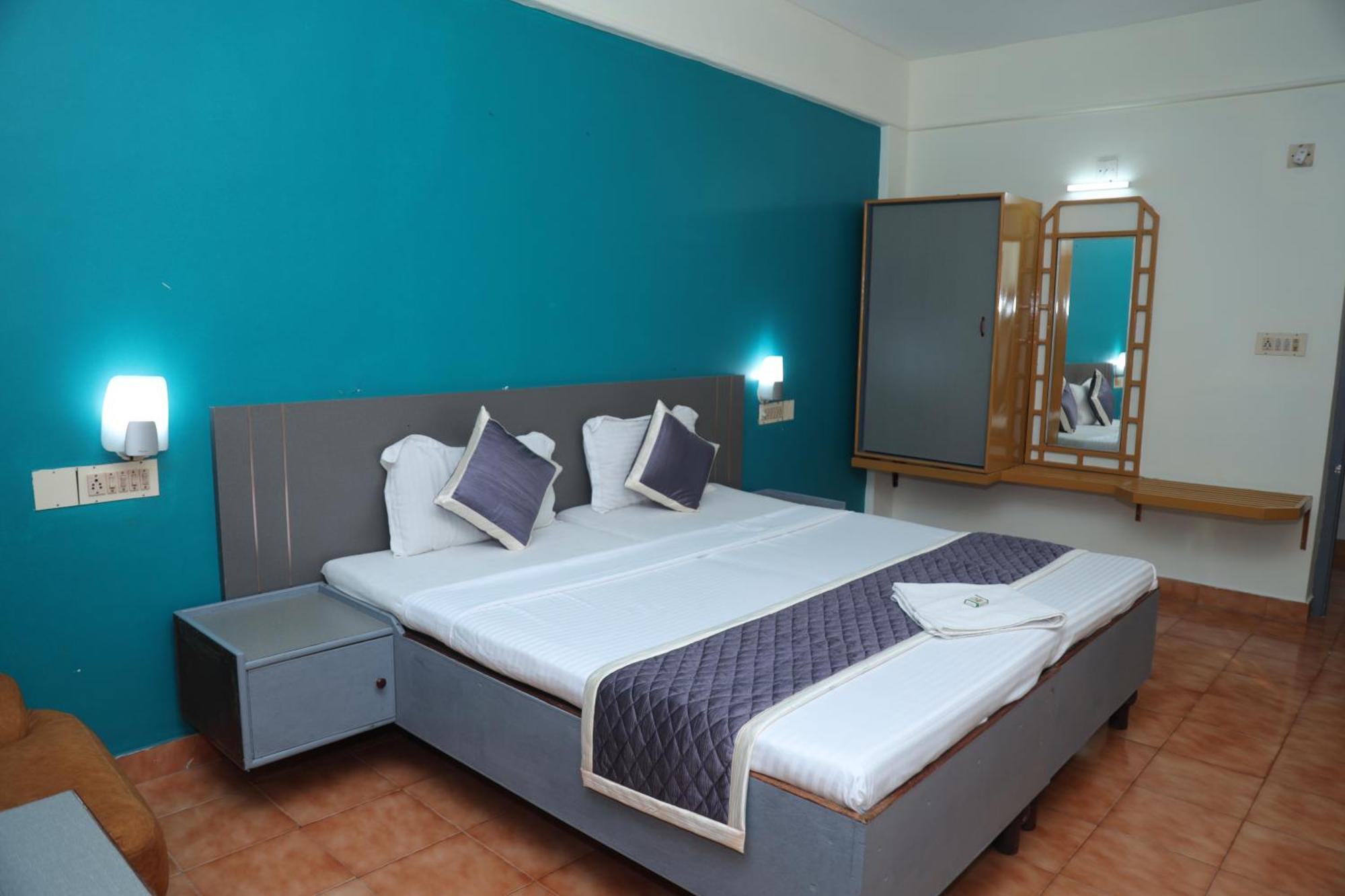 Grand Harmony Beach Resort Kovalam Buitenkant foto