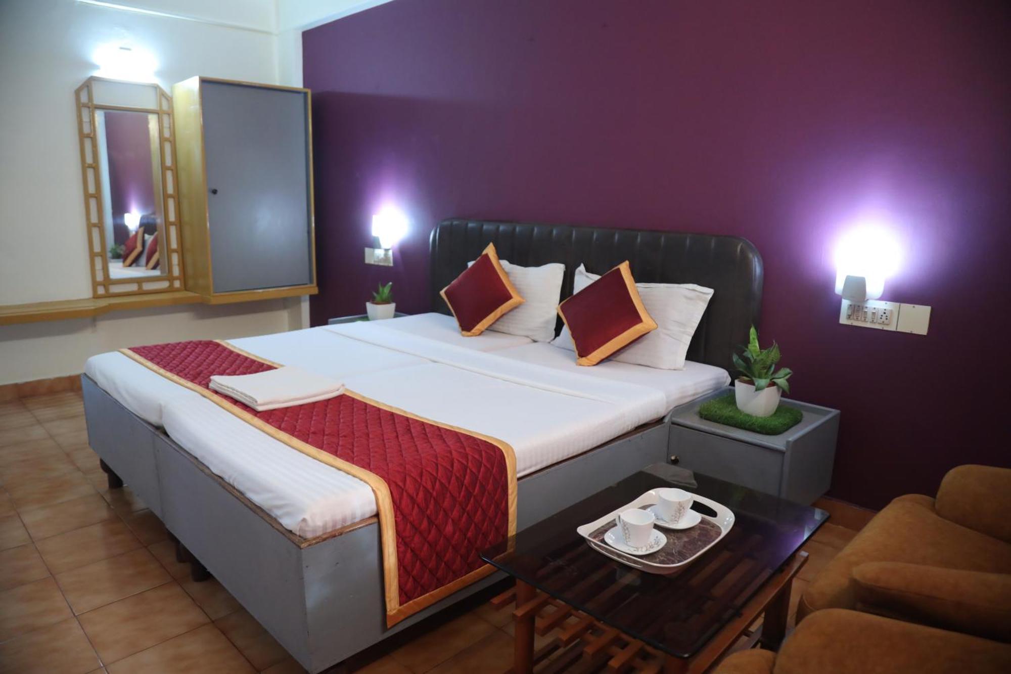 Grand Harmony Beach Resort Kovalam Buitenkant foto