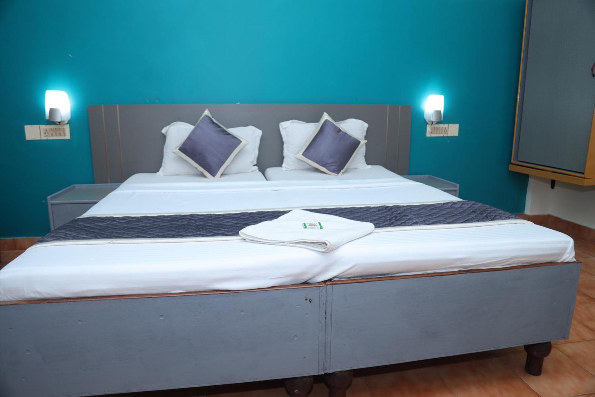 Grand Harmony Beach Resort Kovalam Buitenkant foto